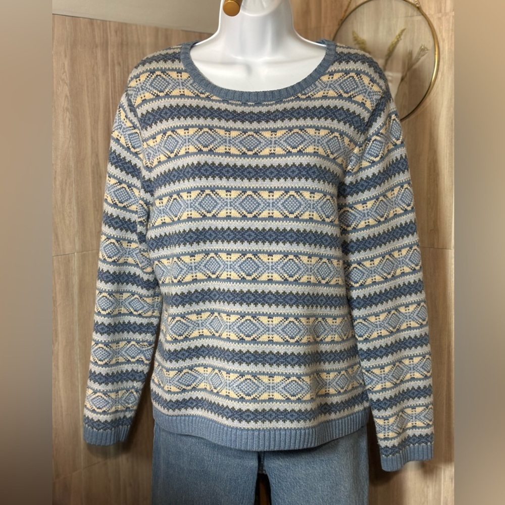 L.L. Bean Vintage Icelandic Fair Isle Crewneck Blue and Cream Patterned Sweater